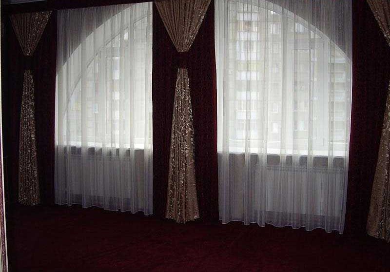 Как выбрать шторы в гостиную